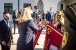 Slávnostný ceremoniál pripevnenia stúh na bojovú zástavu prezidentkou SR