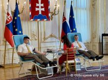 Darovanie krvi na prezidentskom paláci