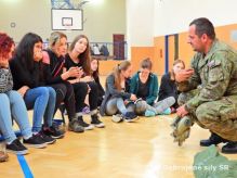 Príslušníci Práporu podpory velenia PS navštívili Strednú umeleckú školu v Trenčíne